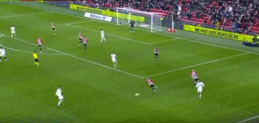 比朔夫：更喜欢踢左后卫还是中场？都喜欢