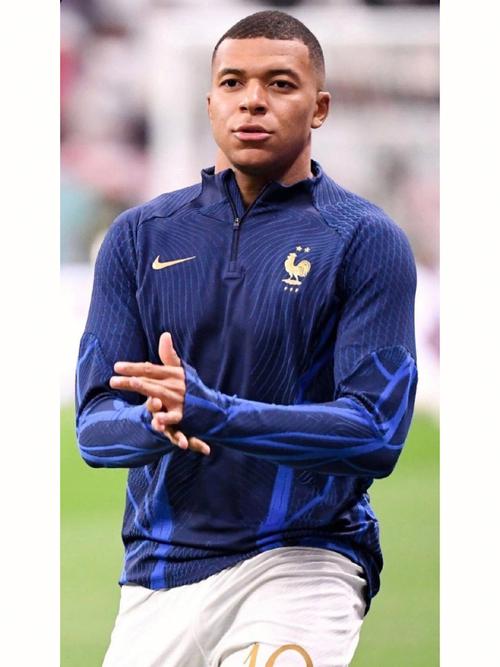 《胜利女神》国服艾玛新时装战斗演示 尺度不小官方打码