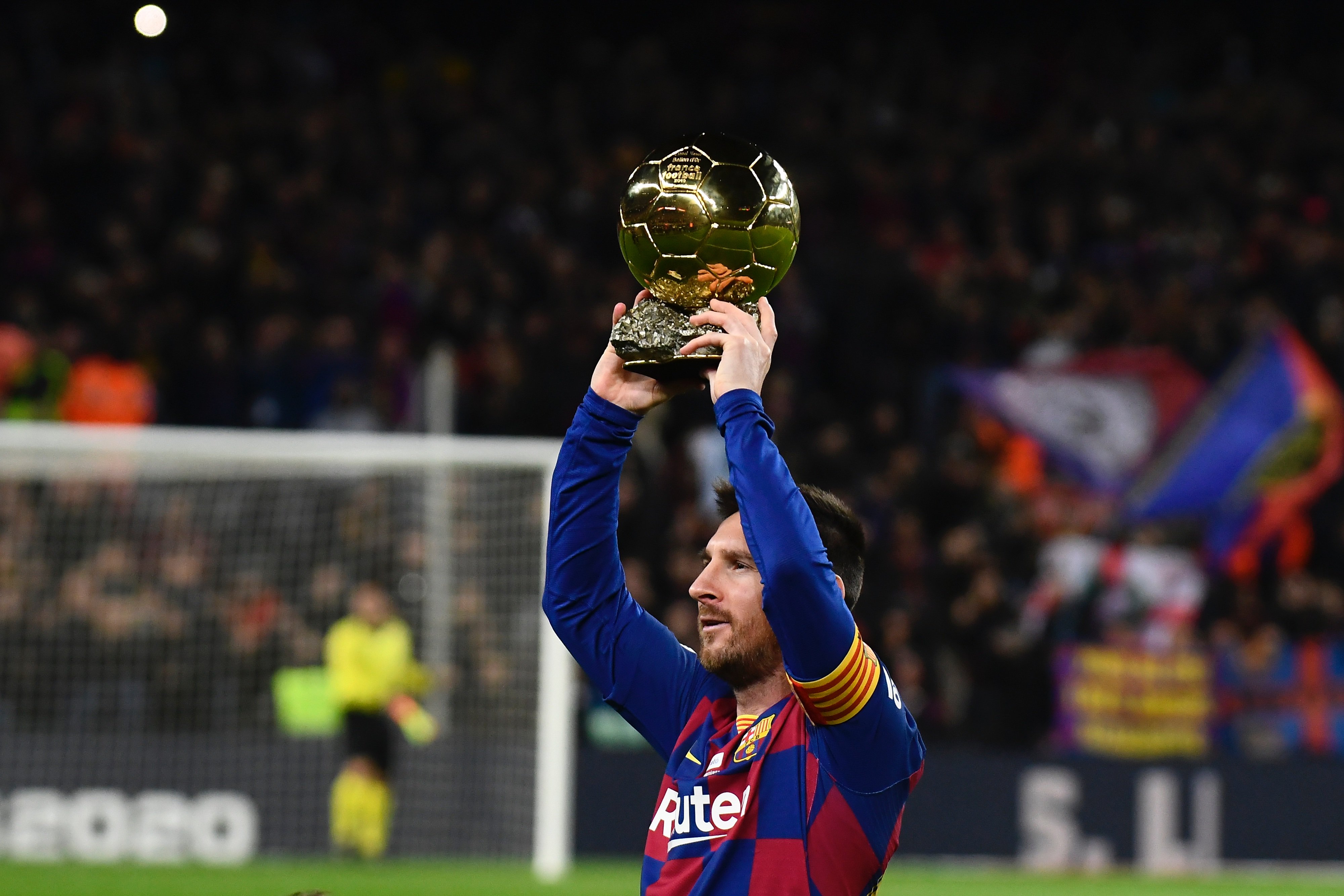 巴萨官方：巴尔德吉已正式注册为19号