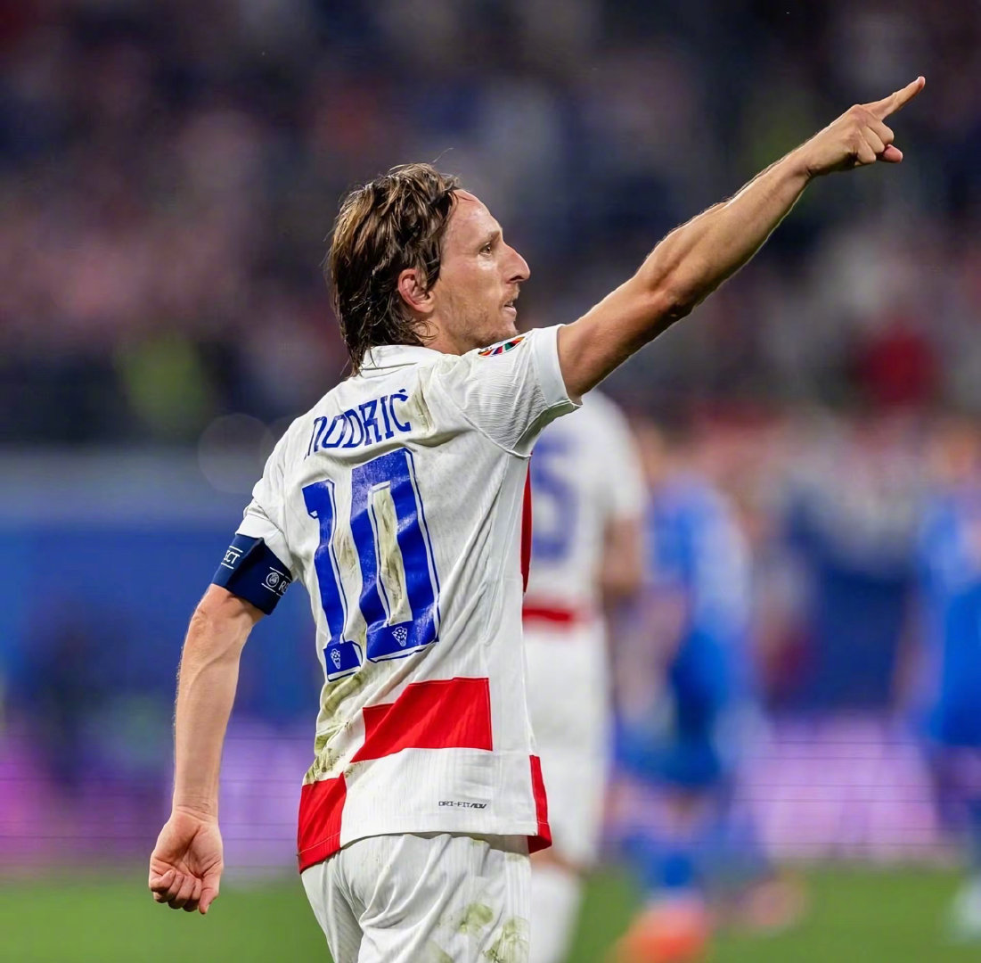 胜江苏发布会 格兰大赞防守