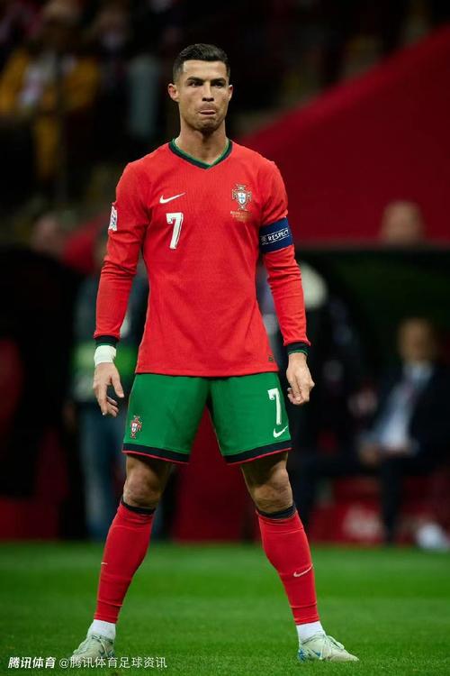 洛夫顿突破妙传 王哲林跟进暴扣