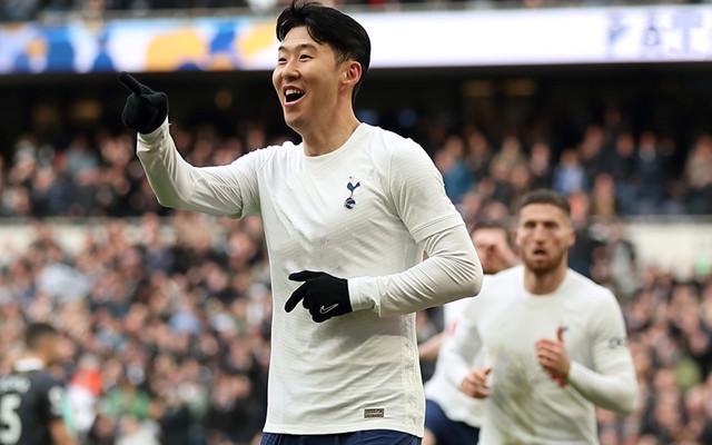 勇士120-113雄鹿 球员评价：2人满分，6人及格，2人低迷